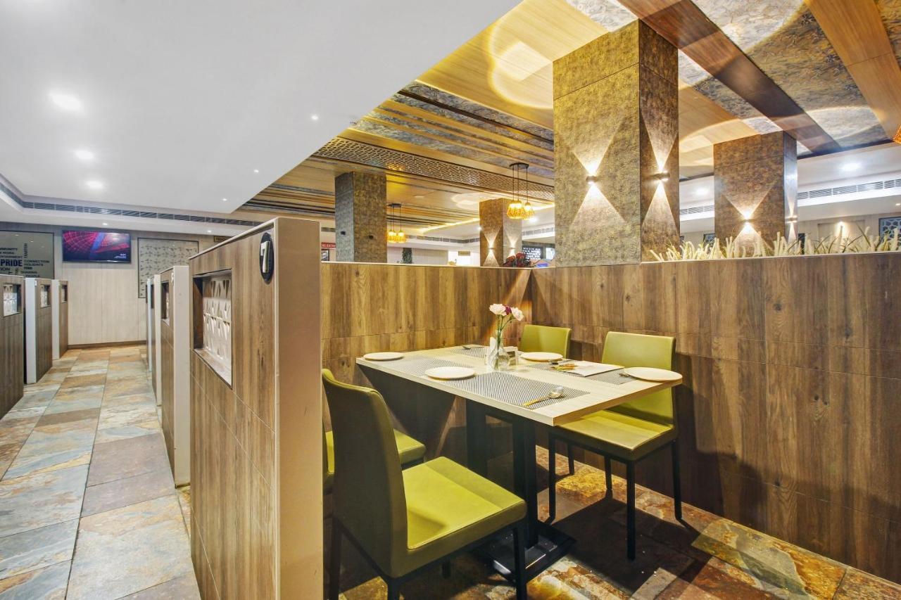 Collection O Hotel Swagath Pride Mancherāl Exterior foto