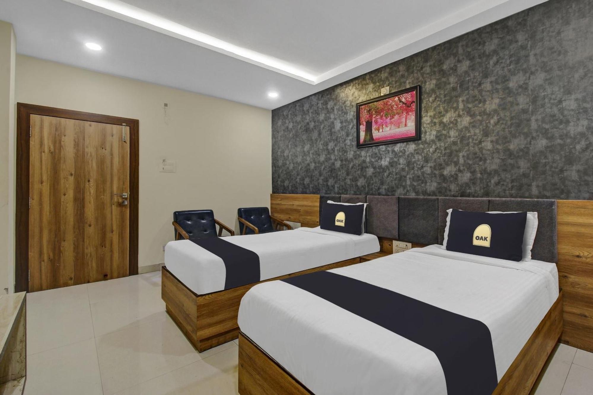 Collection O Hotel Swagath Pride Mancherāl Exterior foto