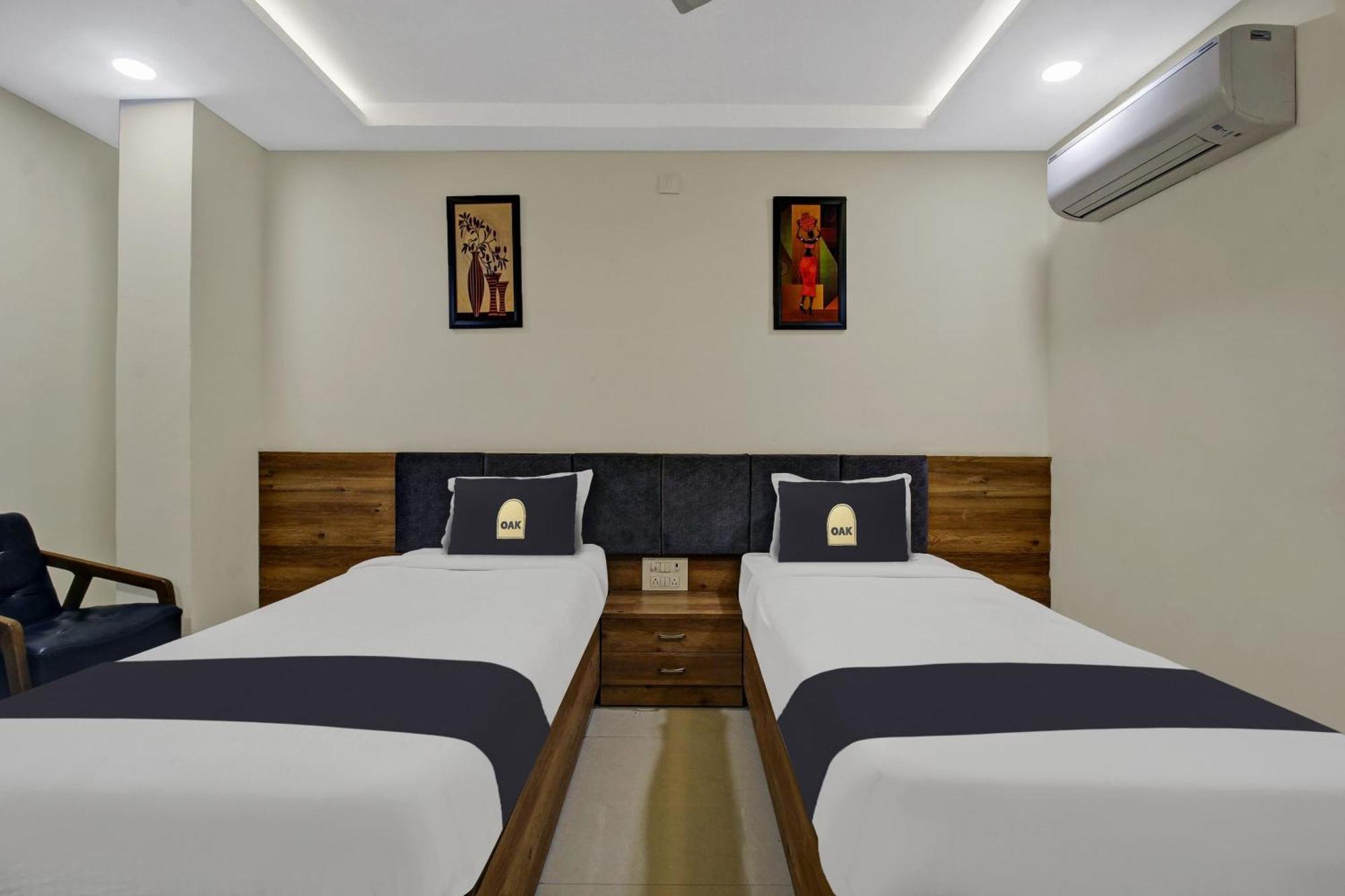 Collection O Hotel Swagath Pride Mancherāl Exterior foto